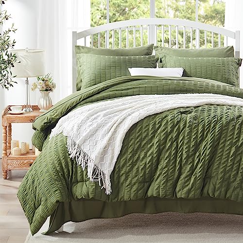 Comforter Set 7 pieces, Olive Green Seersucker Bed in a Bag with Comforter and Sheets, All Season Bedding Sets with 1 Comforter, 2 Pillow Shams, 2 Pillowcases, 1 Flat Sheet, 1 Fitted Sheet